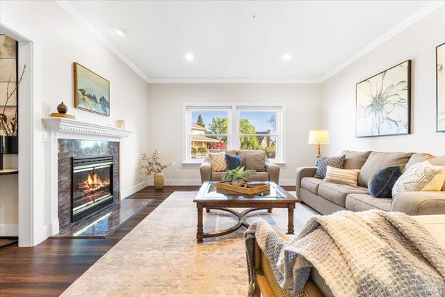 433 Tee Ct, Healdsburg, CA 95448