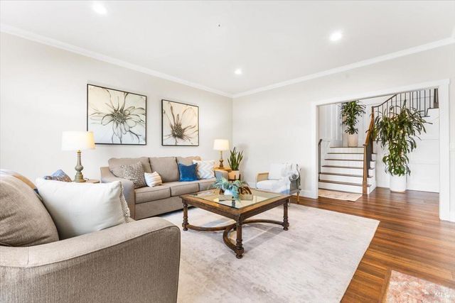 433 Tee Ct, Healdsburg, CA 95448