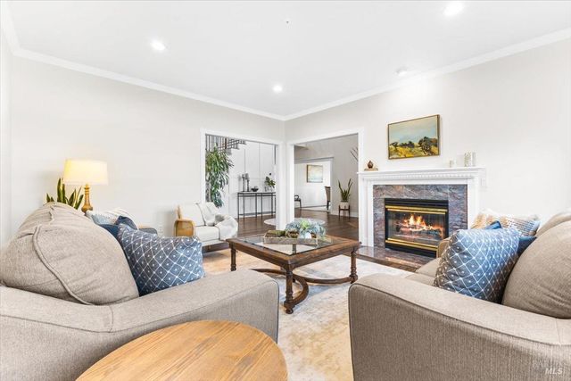 433 Tee Ct, Healdsburg, CA 95448