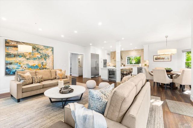 433 Tee Ct, Healdsburg, CA 95448