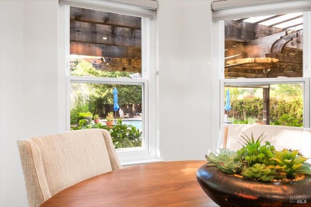 433 Tee Ct, Healdsburg, CA 95448