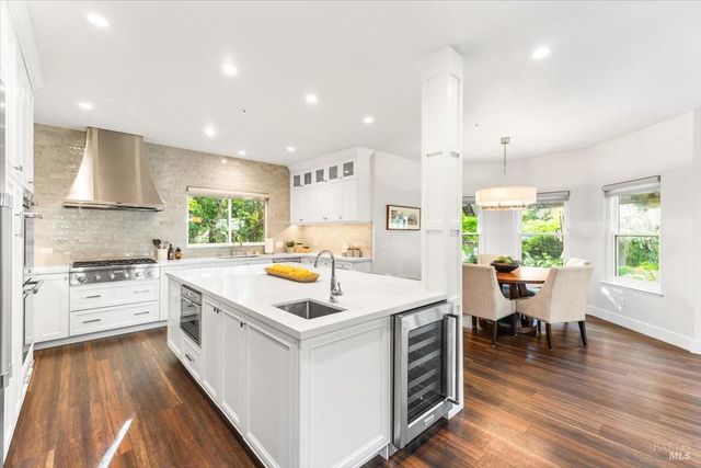 433 Tee Ct, Healdsburg, CA 95448