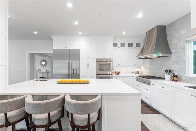 433 Tee Ct, Healdsburg, CA 95448