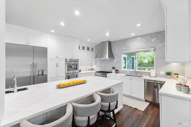 433 Tee Ct, Healdsburg, CA 95448