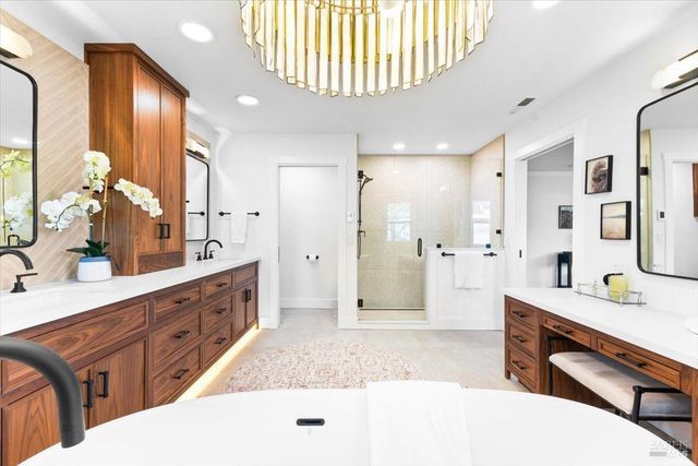 433 Tee Ct, Healdsburg, CA 95448