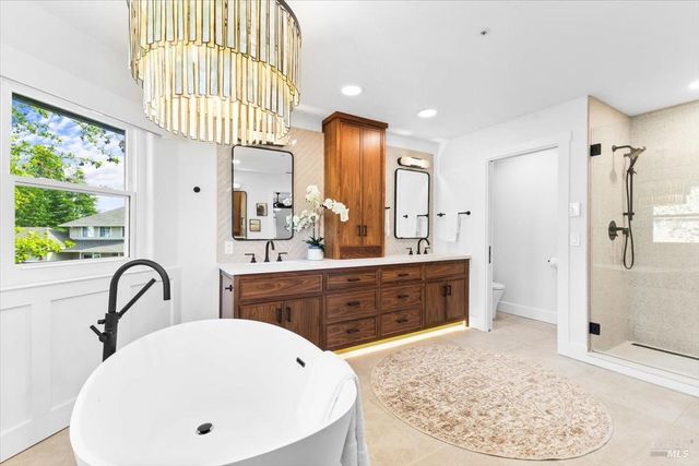 433 Tee Ct, Healdsburg, CA 95448