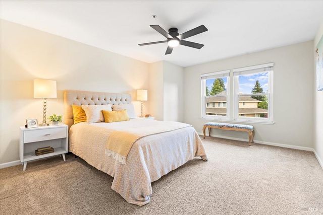 433 Tee Ct, Healdsburg, CA 95448