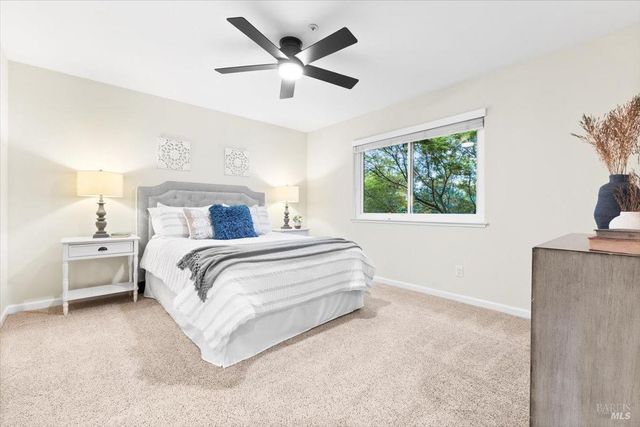 433 Tee Ct, Healdsburg, CA 95448