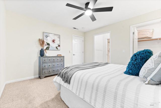 433 Tee Ct, Healdsburg, CA 95448