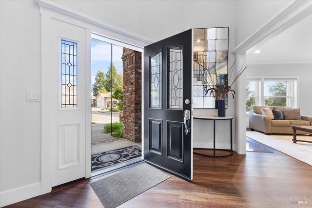 433 Tee Ct, Healdsburg, CA 95448