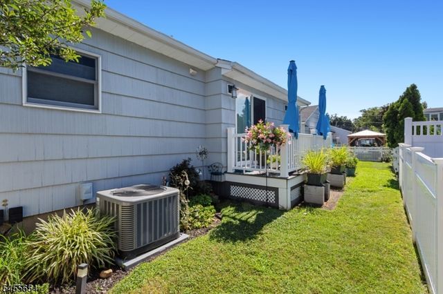 5 Corsi Rd, Bloomfield Twp., NJ 07003