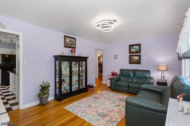 5 Corsi Rd, Bloomfield Twp., NJ 07003