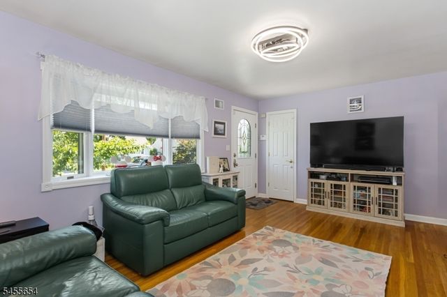 5 Corsi Rd, Bloomfield Twp., NJ 07003