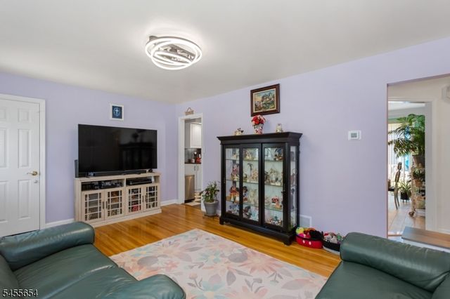 5 Corsi Rd, Bloomfield Twp., NJ 07003