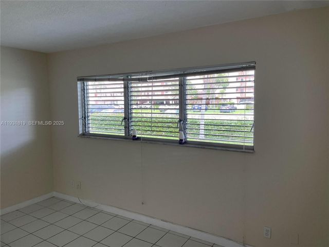 1450 Atlantic Shores Blvd 109, Hallandale Beach, FL 33009