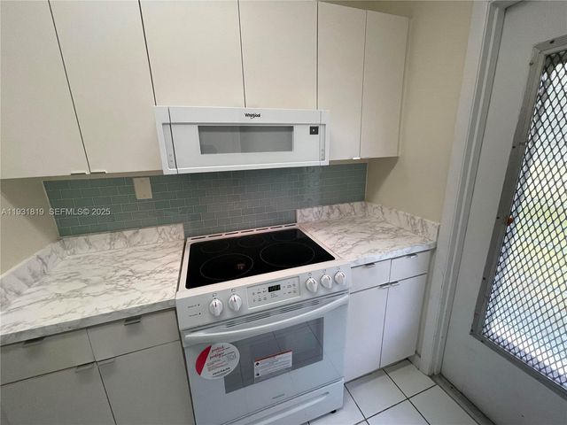 1450 Atlantic Shores Blvd 109, Hallandale Beach, FL 33009