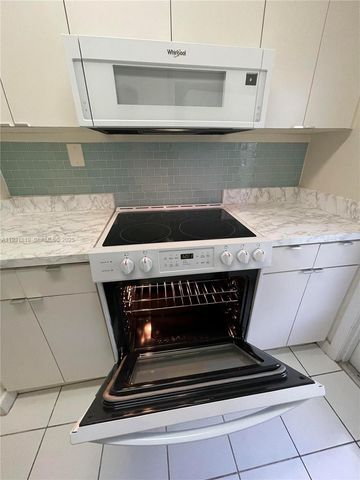 1450 Atlantic Shores Blvd 109, Hallandale Beach, FL 33009