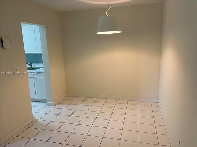 1450 Atlantic Shores Blvd 109, Hallandale Beach, FL 33009