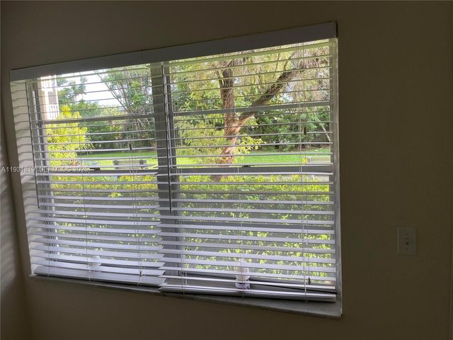 1450 Atlantic Shores Blvd 109, Hallandale Beach, FL 33009