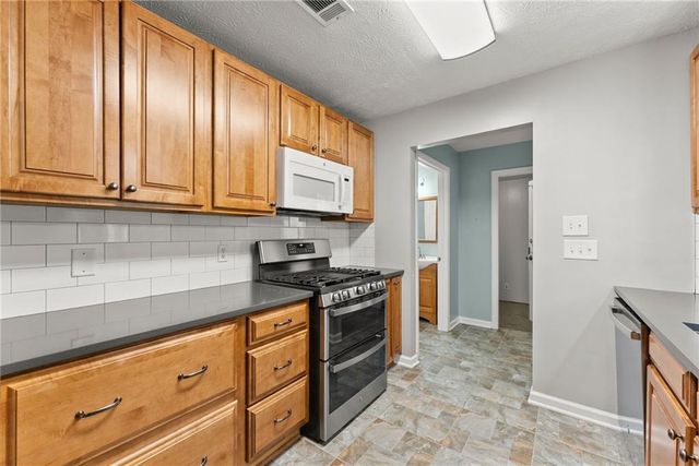 2777 Rosemont Drive NW, Lawrenceville, GA 30044
