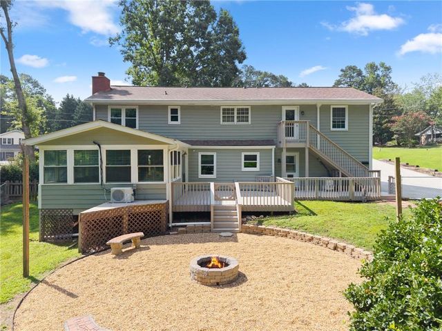 2777 Rosemont Drive NW, Lawrenceville, GA 30044