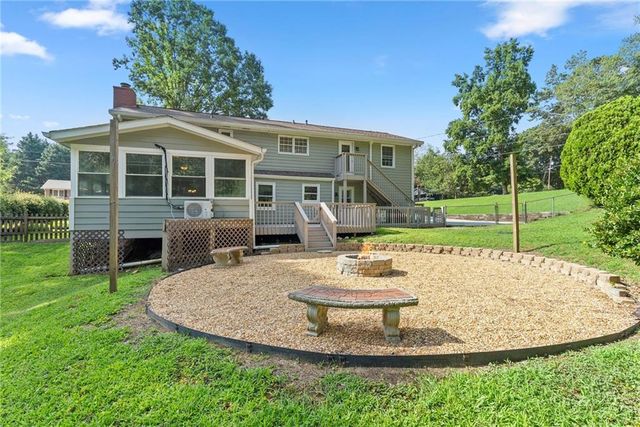 2777 Rosemont Drive NW, Lawrenceville, GA 30044