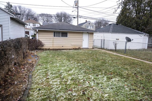 160 N 68th STREET, Milwaukee, WI 53213