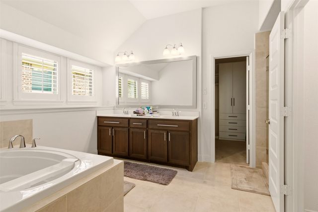 510 Royal Oaks Lane, Oak Point, TX 75068