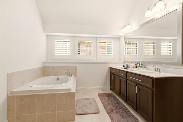 510 Royal Oaks Lane, Oak Point, TX 75068