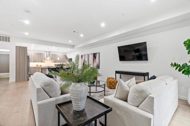 908 Woodside Road, Redwood City, CA 94061