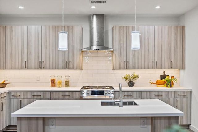 908 Woodside Road, Redwood City, CA 94061