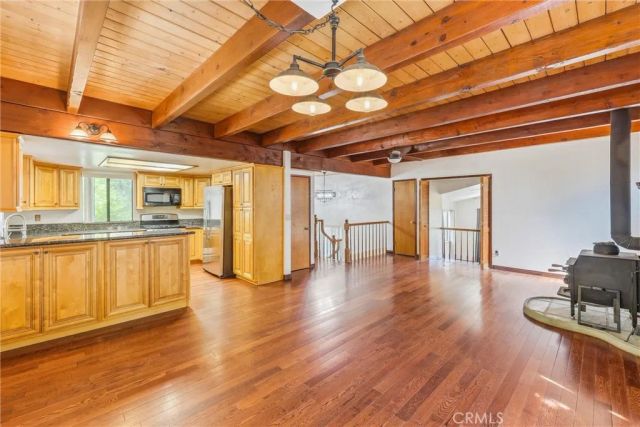 595 Arbula, Crestline, CA 92325