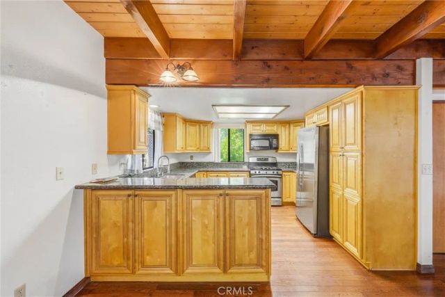 595 Arbula, Crestline, CA 92325