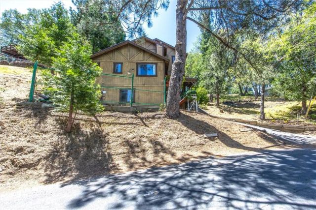 595 Arbula, Crestline, CA 92325