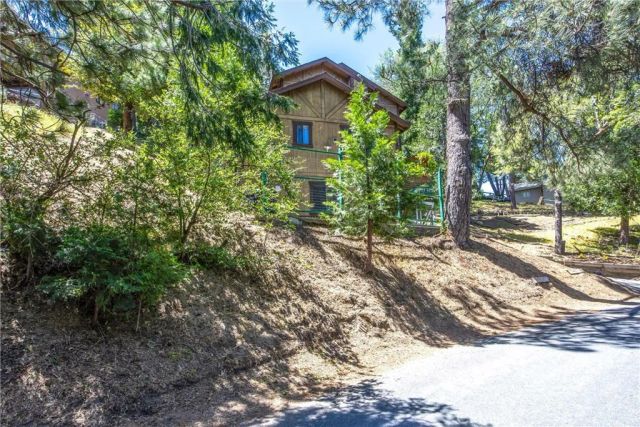 595 Arbula, Crestline, CA 92325