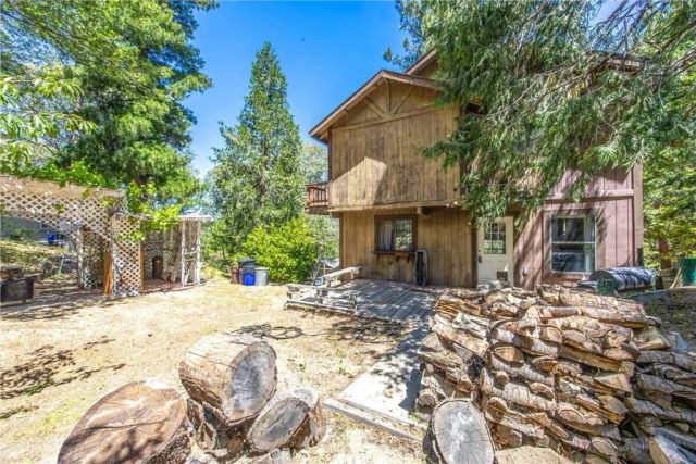 595 Arbula, Crestline, CA 92325