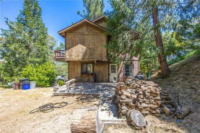 595 Arbula, Crestline, CA 92325