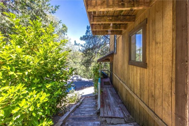 595 Arbula, Crestline, CA 92325