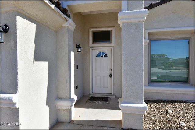 644 Paseo Dulce Avenue, Horizon City, TX 79928