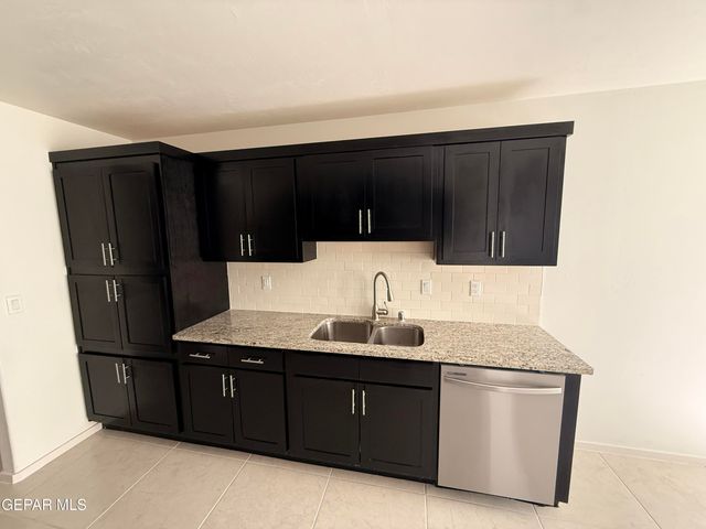 644 Paseo Dulce Avenue, Horizon City, TX 79928