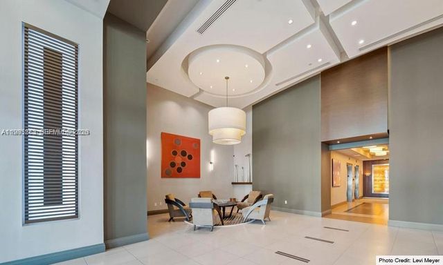 2525 SW 3rd 906, Miami, FL 33129