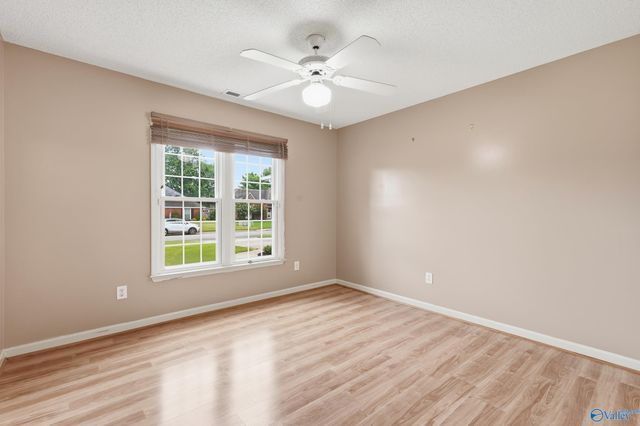 2915 Whiteford Drive, Decatur, AL 35603