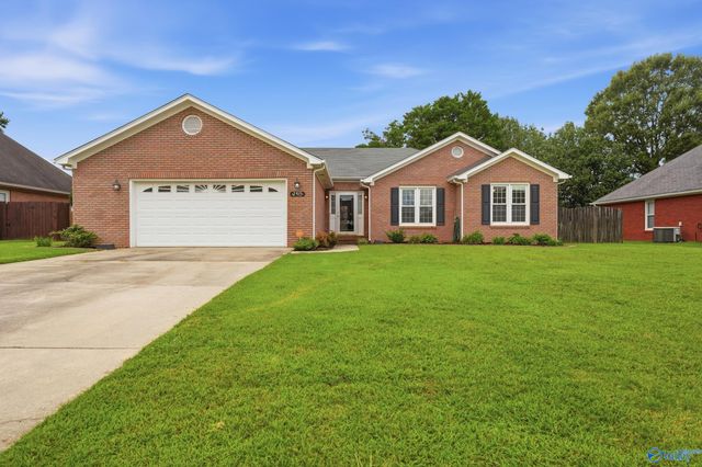 2915 Whiteford Drive, Decatur, AL 35603