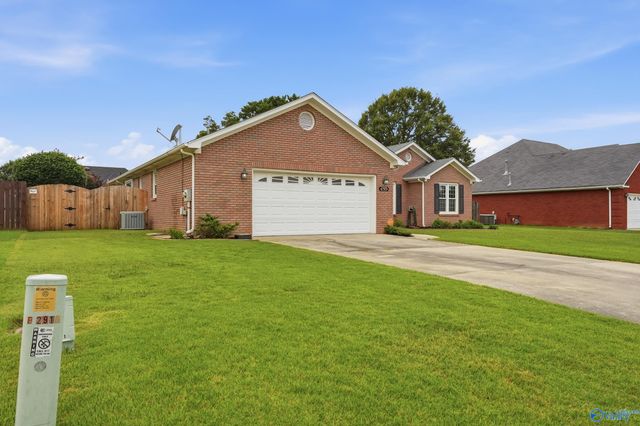 2915 Whiteford Drive, Decatur, AL 35603