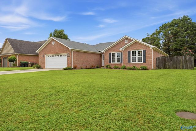 2915 Whiteford Drive, Decatur, AL 35603