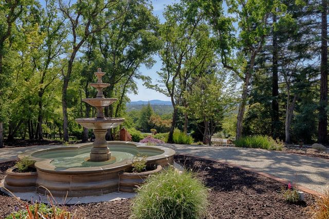 5537 Ridge Park Drive, Loomis, CA 95650