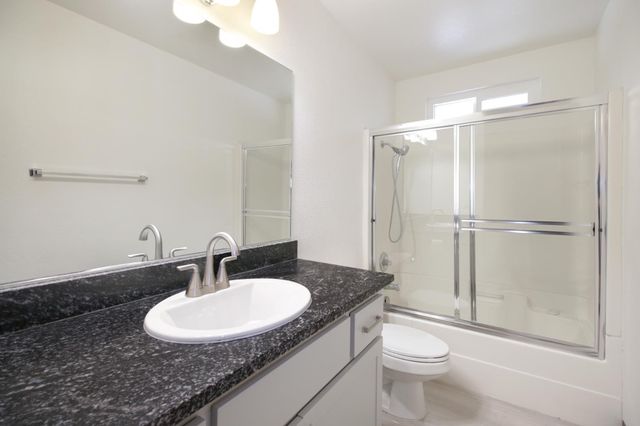 3478 Nut Plains Dr, Sacramento, CA 95827