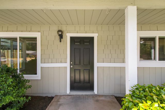 3478 Nut Plains Dr, Sacramento, CA 95827