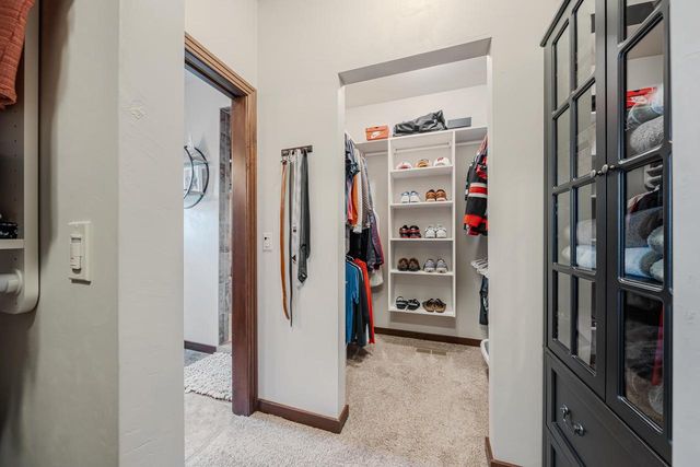 889 W HUBBLE LANE, Appleton, WI 54913
