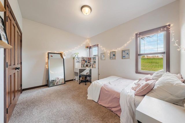 889 W HUBBLE LANE, Appleton, WI 54913